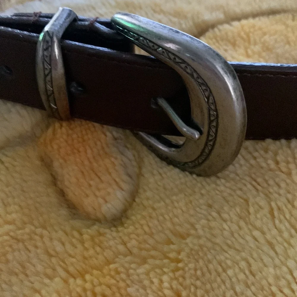 Genuine leather man made belt size small medium western cowboy